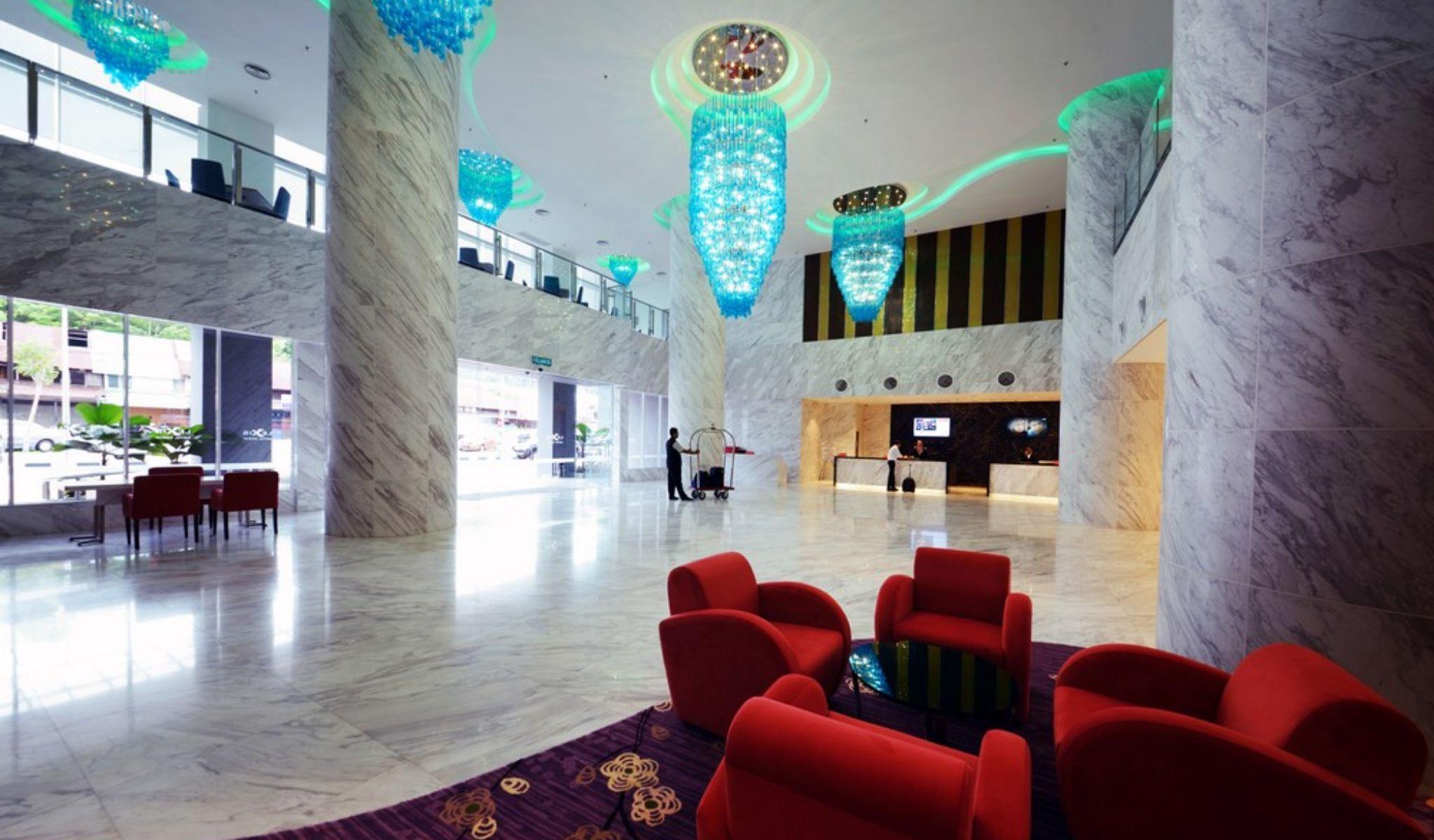 槟城丽昇豪华套房 峇六拜 外观 照片 The lobby of the hotel