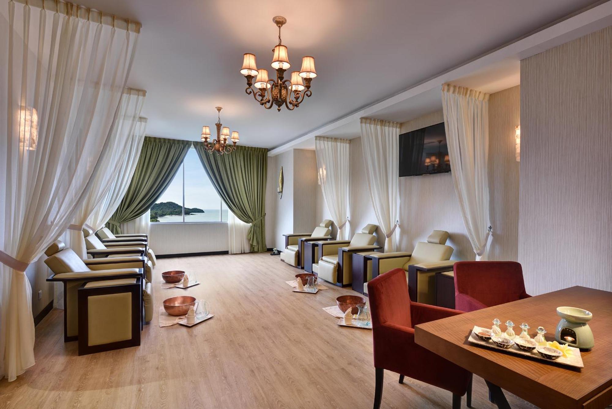 槟城丽昇豪华套房 峇六拜 外观 照片 The interior of the lounge