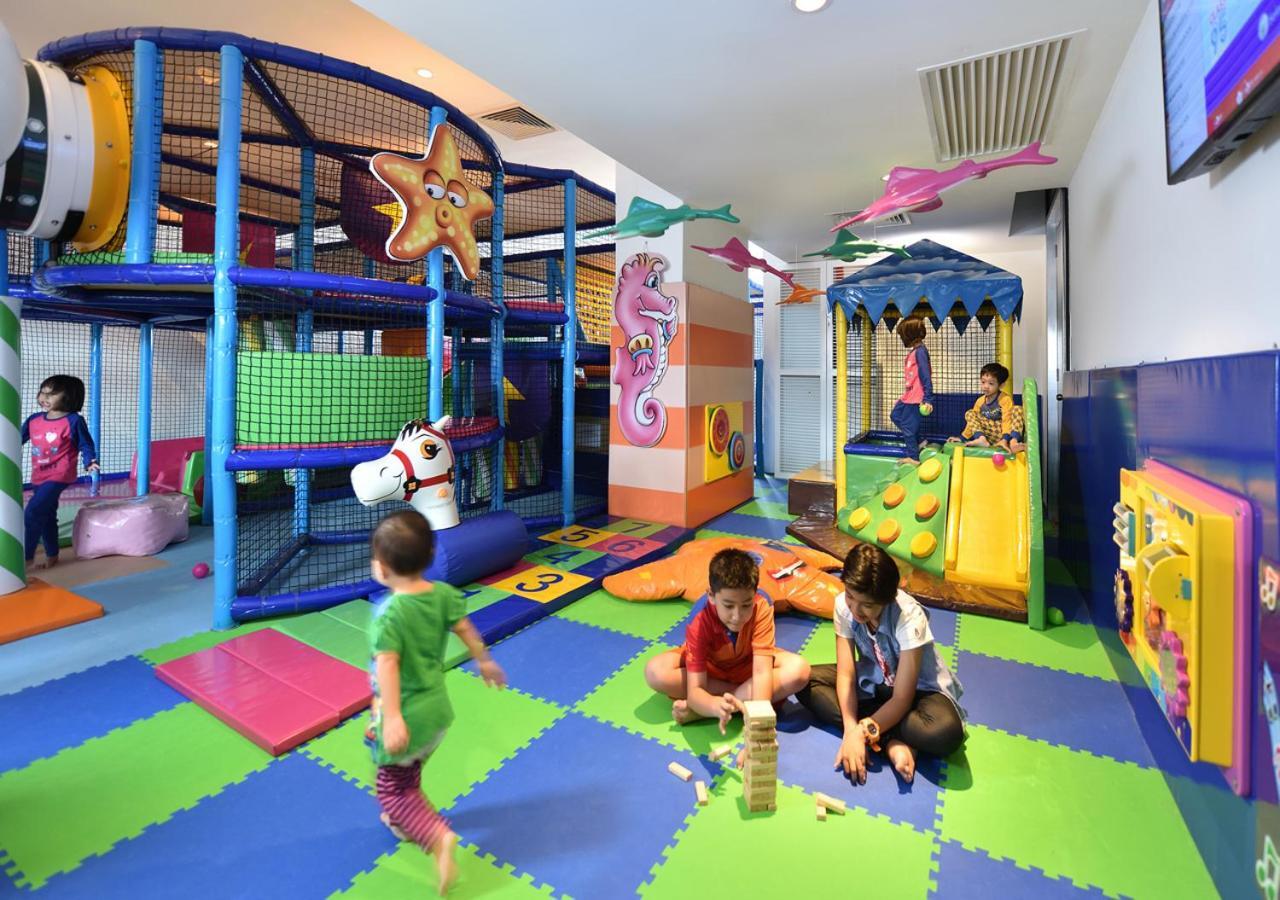 槟城丽昇豪华套房 峇六拜 外观 照片 Kids Club at Jumeirah Beach Hotel
