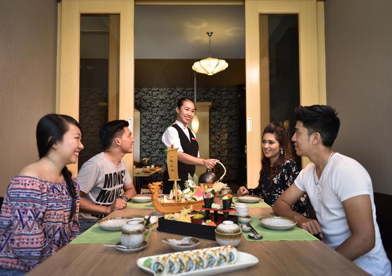 槟城丽昇豪华套房 峇六拜 外观 照片 A restaurant in Vietnam